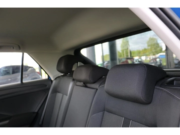 Image véhicule Volkswagen T-ROC (43) Image véhicule Volkswagen T-ROC (43)