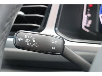 Image véhicule Volkswagen T-ROC (23) Image véhicule Volkswagen T-ROC (23)