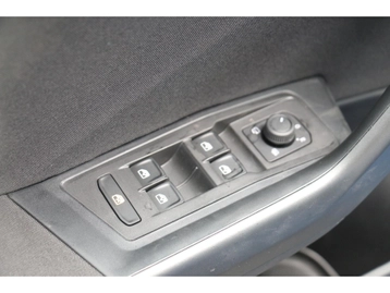 Image véhicule Volkswagen T-ROC (21) Image véhicule Volkswagen T-ROC (21)