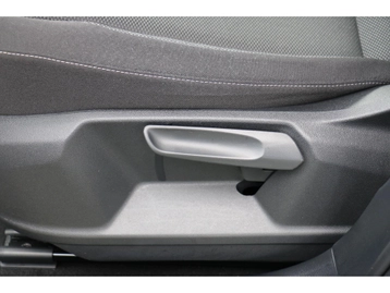 Image véhicule Volkswagen T-ROC (41) Image véhicule Volkswagen T-ROC (41)