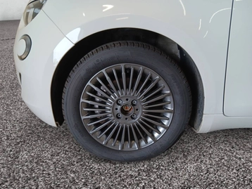 Image véhicule  Fiat 500e (12)