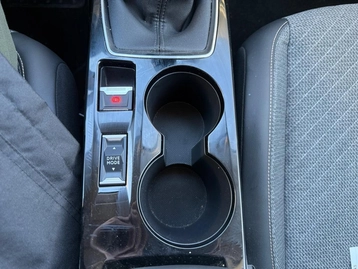 Image véhicule  Peugeot 208 (32)