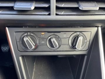 Image véhicule  Volkswagen POLO (35)