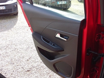 Image véhicule  Peugeot 208 (30)