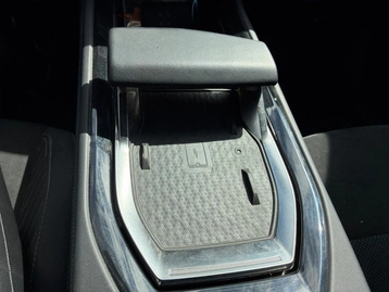 Image véhicule  Renault RAFALE (29)