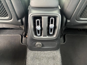 Image véhicule  Volvo XC40 (38)