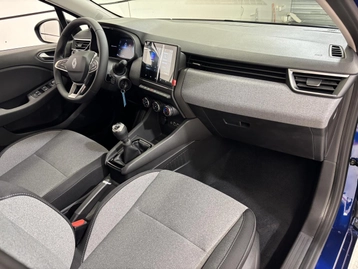 Image véhicule  Renault CLIO (23)