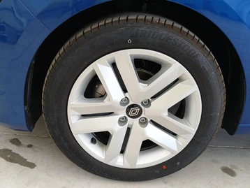 Image véhicule  Renault CLIO (29)