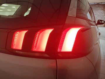 Image véhicule  Peugeot 5008 (19)