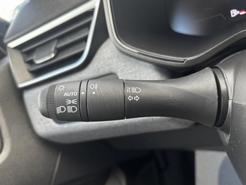 Image véhicule  Renault CLIO (10)