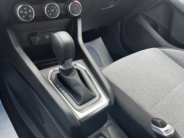 Image véhicule  Renault CLIO (23)