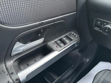 Image véhicule  Mercedes GLB (40)