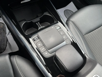 Image véhicule  Mercedes GLB (14)