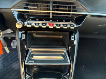 Image véhicule  Peugeot 2008 (24)
