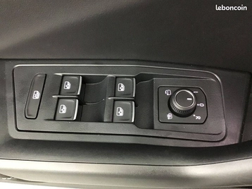 Image véhicule  Volkswagen T-ROC (16)