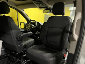 Image véhicule  Renault TRAFIC (32)
