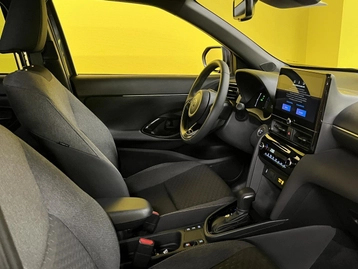 Image véhicule Toyota YARIS CROSS (11) Image véhicule Toyota YARIS CROSS (11)