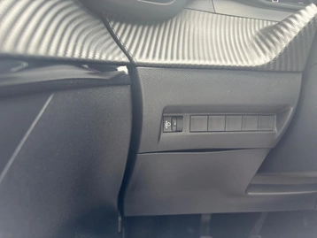 Image véhicule  Peugeot 208 (21)