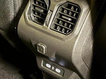 Image véhicule  Dacia BIGSTER (10)