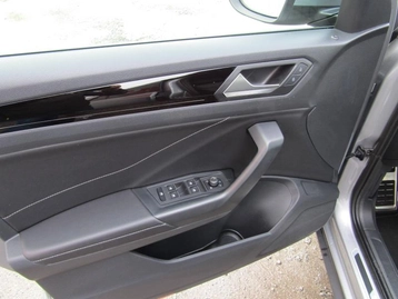 Image véhicule  Volkswagen T-ROC (12)