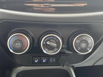 Image véhicule  Toyota AYGO (36)