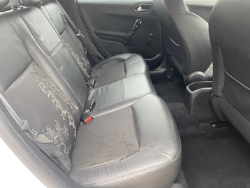 Image véhicule  Peugeot 208 (11)