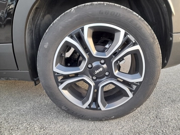 Image véhicule  Jeep AVENGER (14)