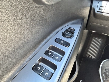 Image véhicule  Kia RIO (19)