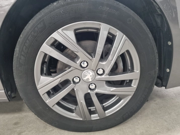 Image véhicule  Peugeot 208 (5)