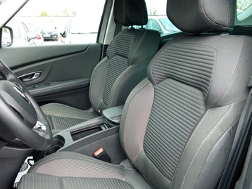 Image véhicule Renault SCENIC (9) Image véhicule Renault SCENIC (9)