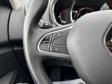 Image véhicule Renault SCENIC (37) Image véhicule Renault SCENIC (37)