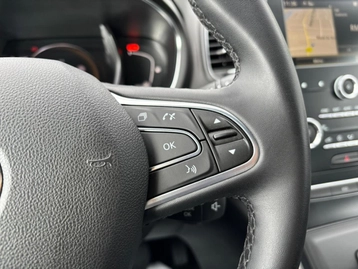 Image véhicule Renault SCENIC (36) Image véhicule Renault SCENIC (36)