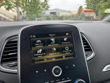 Image véhicule Renault SCENIC (28) Image véhicule Renault SCENIC (28)