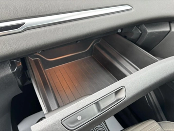 Image véhicule Renault SCENIC (41) Image véhicule Renault SCENIC (41)