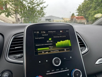 Image véhicule Renault SCENIC (24) Image véhicule Renault SCENIC (24)