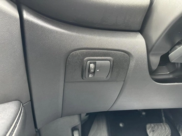 Image véhicule Renault SCENIC (40) Image véhicule Renault SCENIC (40)