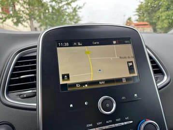 Image véhicule Renault SCENIC (13) Image véhicule Renault SCENIC (13)