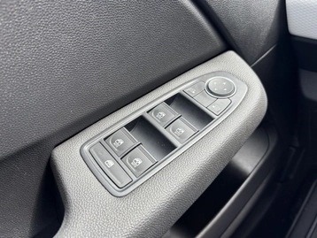 Image véhicule  Renault CLIO (22)