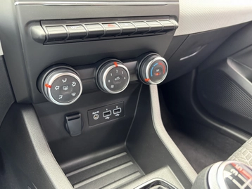 Image véhicule  Renault CLIO (17)