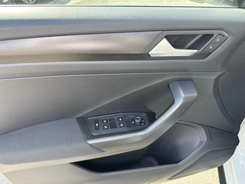 Image véhicule  Volkswagen T-ROC (16)