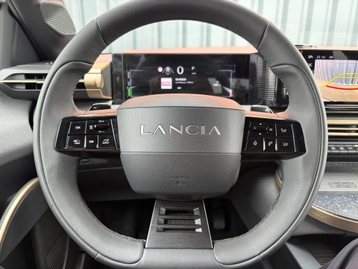 Image véhicule  Lancia YPSILON (8)