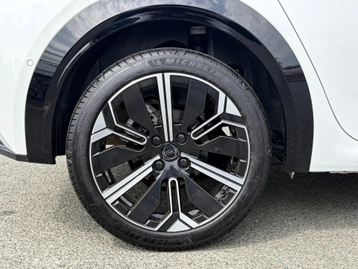 Image véhicule  Lancia YPSILON (23)