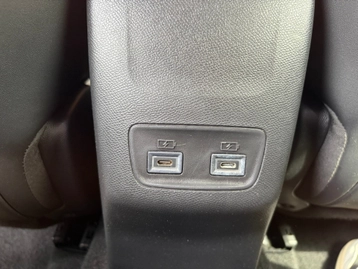 Image véhicule  Lancia YPSILON (22)