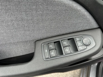 Image véhicule  Renault CLIO (19)