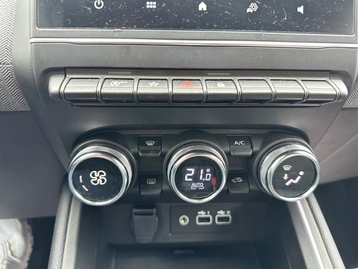 Image véhicule  Renault CLIO (28)