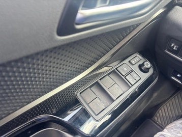 Image véhicule  Toyota C-HR (19)