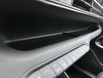 Image véhicule  Jeep AVENGER (28)