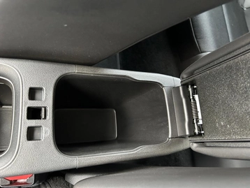 Image véhicule  Jeep AVENGER (32)