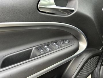 Image véhicule  Jeep AVENGER (22)