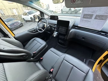 Image véhicule  Hyundai Staria (48)